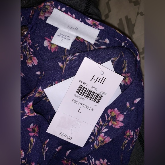 J. Jill Night Sky Floral Top - Picture 8 of 8